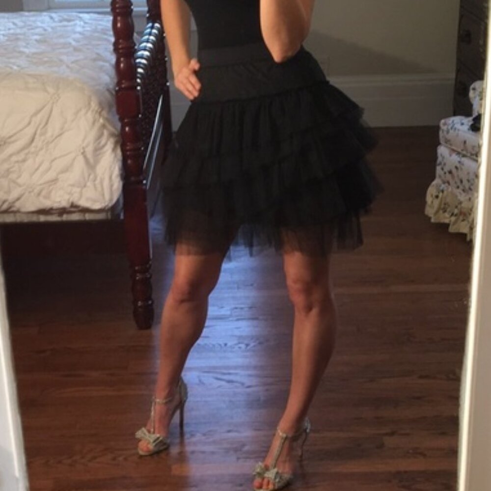 BCBGMa Azria Elegant Black Tiered Skirt-Large - Picture 3 of 6